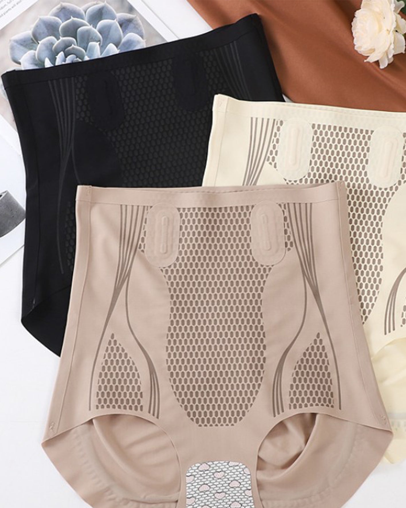 High-Waist Seamless Briefs with Supportive Fit and Graphic Fiber Design
