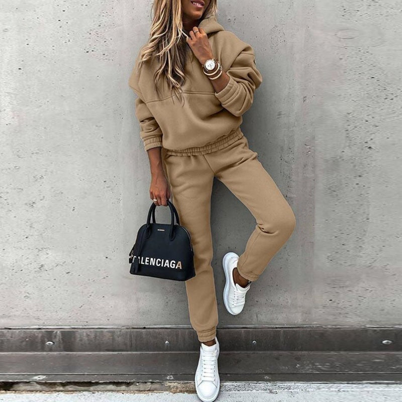 Women's Tracksuit in Modern Fit